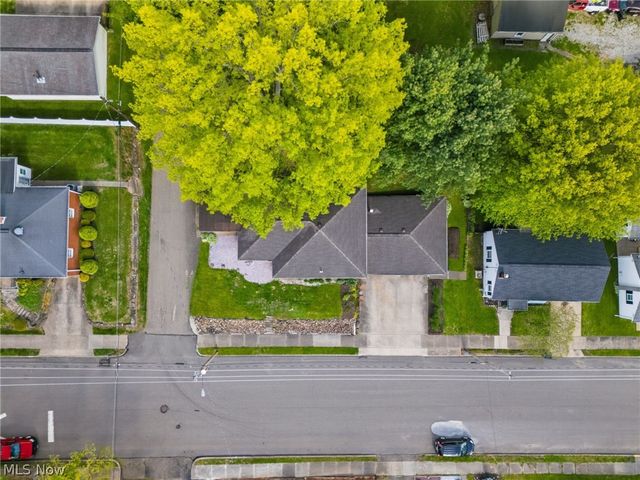 330 Tuscarawas Street NE, Navarre, OH 44662