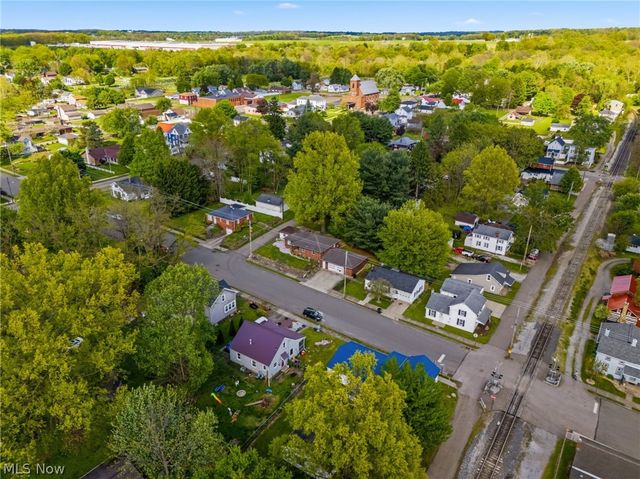 330 Tuscarawas Street NE, Navarre, OH 44662