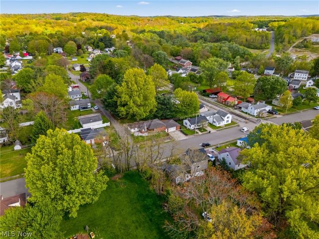 330 Tuscarawas Street NE, Navarre, OH 44662