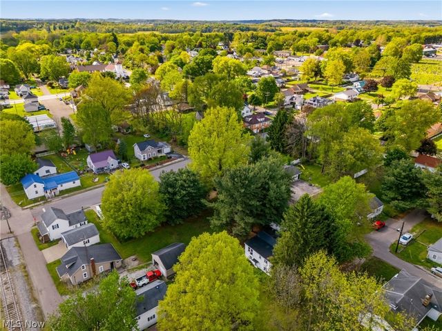 330 Tuscarawas Street NE, Navarre, OH 44662