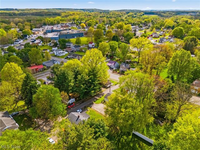 330 Tuscarawas Street NE, Navarre, OH 44662