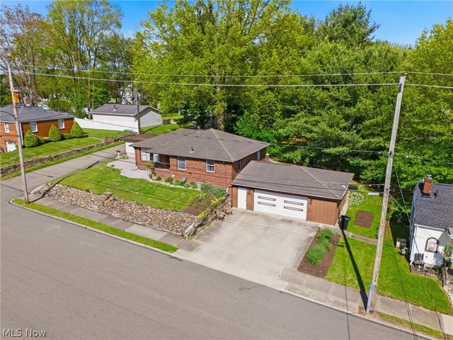 330 Tuscarawas Street NE, Navarre, OH 44662