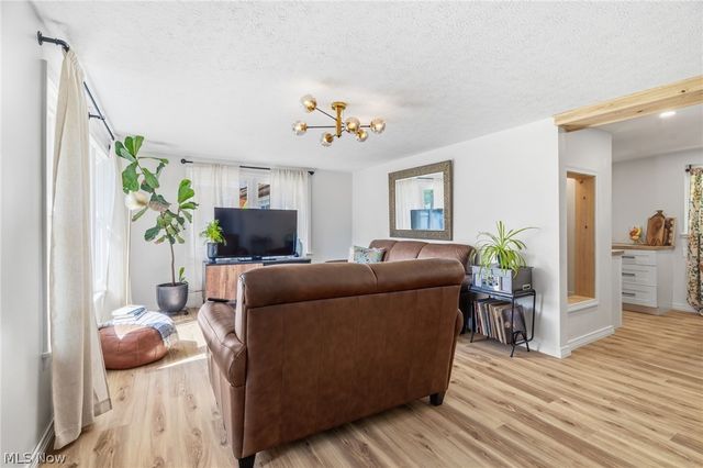 330 Tuscarawas Street NE, Navarre, OH 44662
