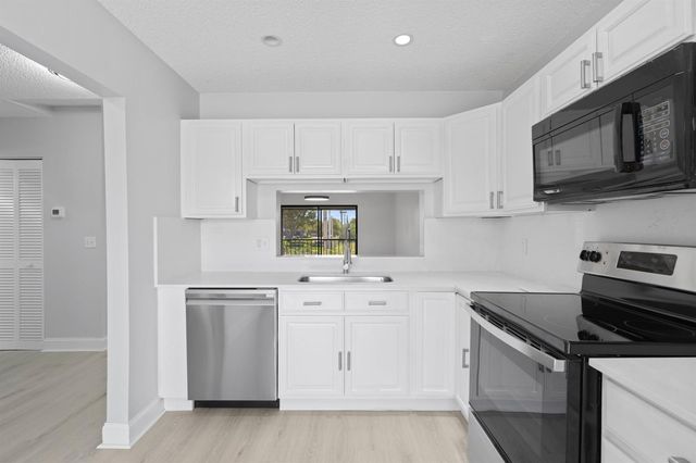 350 Club Circle 208, Boca Raton, FL 33487