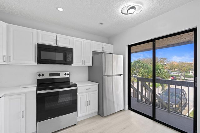 350 Club Circle 208, Boca Raton, FL 33487