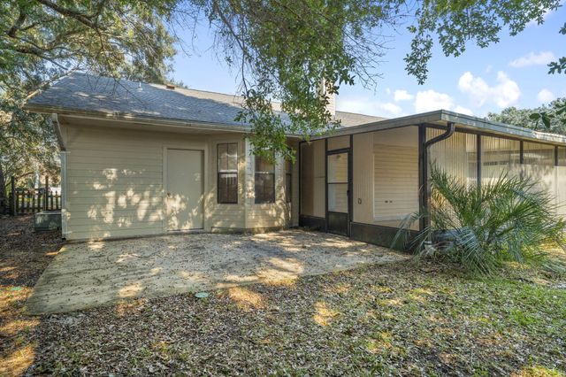 2800 Brassie Circle, Navarre, FL 32566