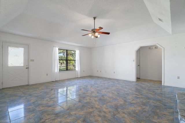 2800 Brassie Circle, Navarre, FL 32566