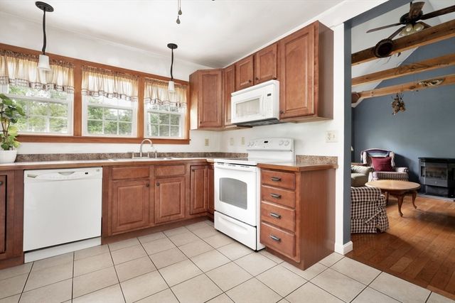 219 Tremont St, Carver, MA 02330