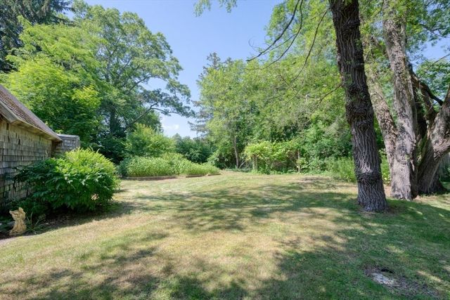219 Tremont St, Carver, MA 02330