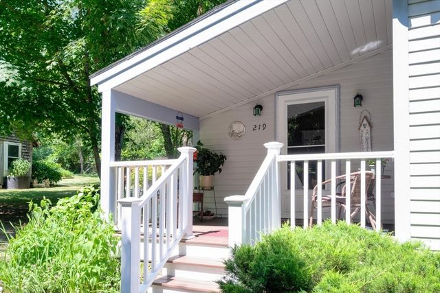 219 Tremont St, Carver, MA 02330