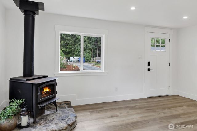 8433 Golden Valley Drive, Maple Falls, WA 98266