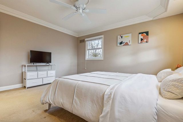 0N093 Jefferson Street, Winfield, IL 60190