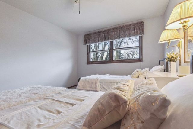 0N093 Jefferson Street, Winfield, IL 60190