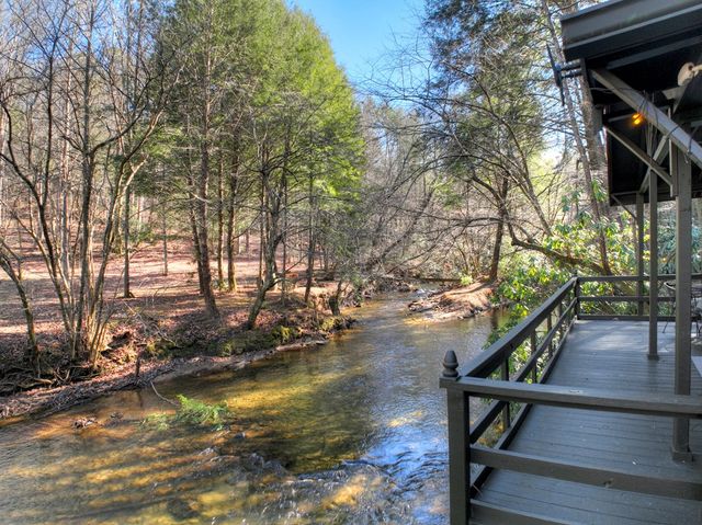 129 Old Bend Road, Blue Ridge, GA 30560