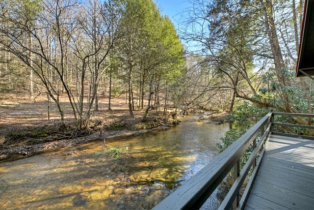 129 Old Bend Road, Blue Ridge, GA 30560