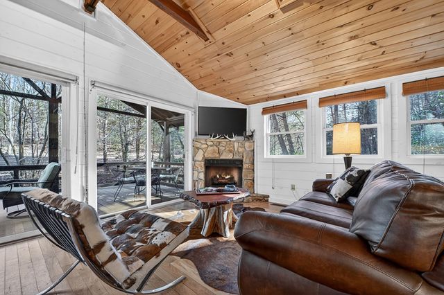 129 Old Bend Road, Blue Ridge, GA 30560