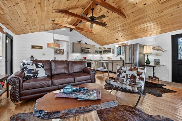 129 Old Bend Road, Blue Ridge, GA 30560