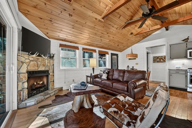 129 Old Bend Road, Blue Ridge, GA 30560