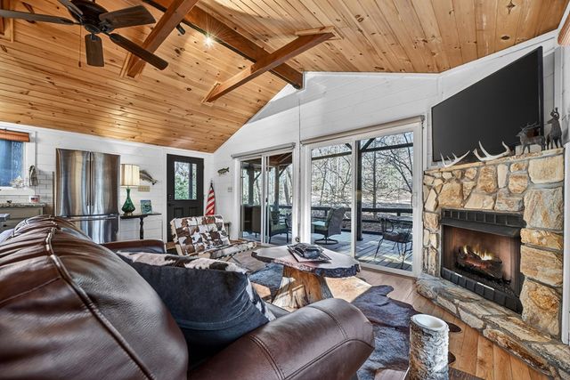 129 Old Bend Road, Blue Ridge, GA 30560