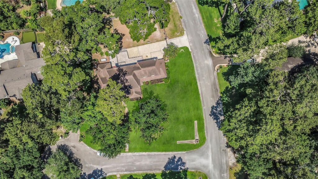 2411 Oaks Forks Drive, Houston, TX 77339