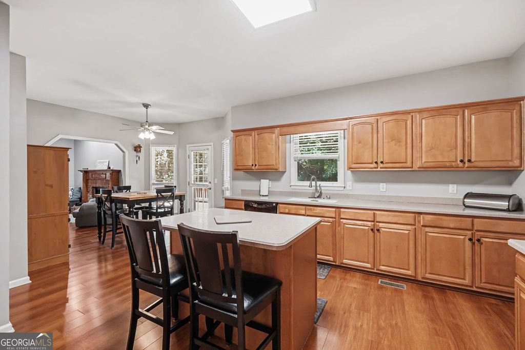 558 Whitby Drive, Douglasville, GA 30134 — photo 4