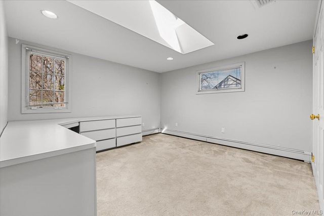 2 Hickory Hill, Roslyn Estates, NY 11576