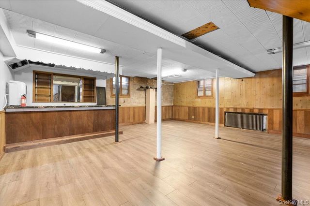 2 Hickory Hill, Roslyn Estates, NY 11576