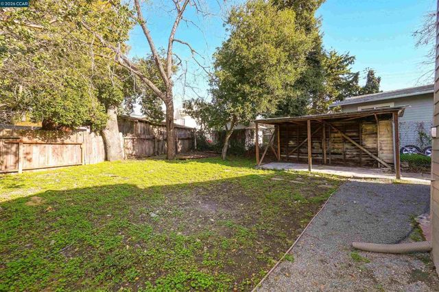 2596 2596 Macarthur Blvd, Oakland, CA 94602