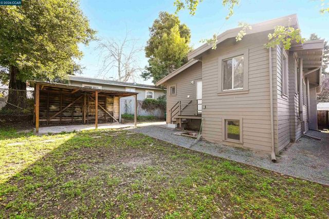 2596 2596 Macarthur Blvd, Oakland, CA 94602