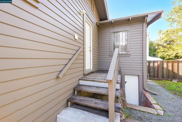 2596 Macarthur Blvd, Oakland, CA 94602