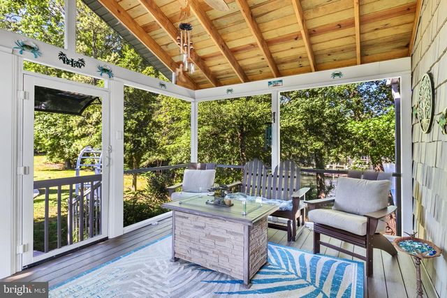 277 EMERALD COVE RD, Reedville, VA 22539