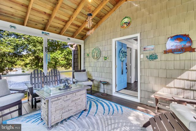 277 EMERALD COVE RD, Reedville, VA 22539