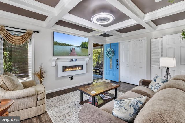 277 EMERALD COVE RD, Reedville, VA 22539