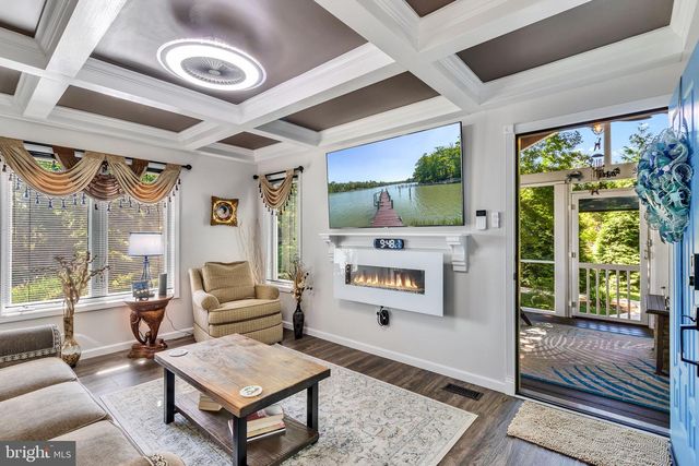 277 EMERALD COVE RD, Reedville, VA 22539