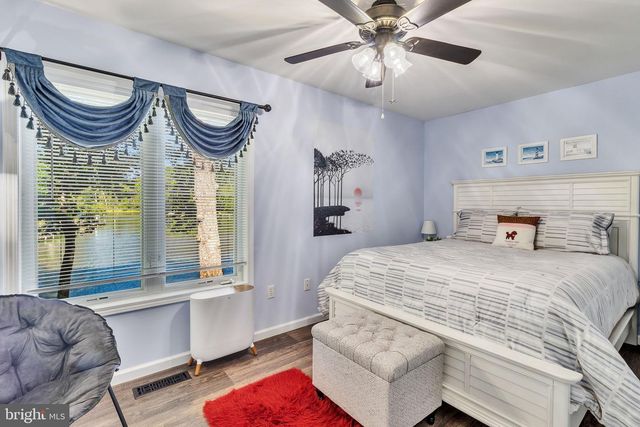 277 EMERALD COVE RD, Reedville, VA 22539