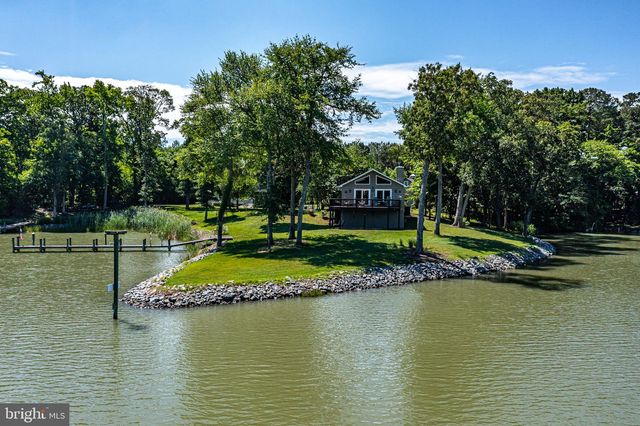 277 EMERALD COVE RD, Reedville, VA 22539