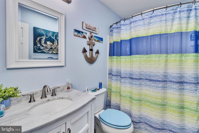 277 EMERALD COVE RD, Reedville, VA 22539