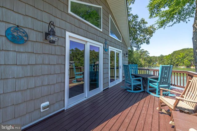 277 EMERALD COVE RD, Reedville, VA 22539