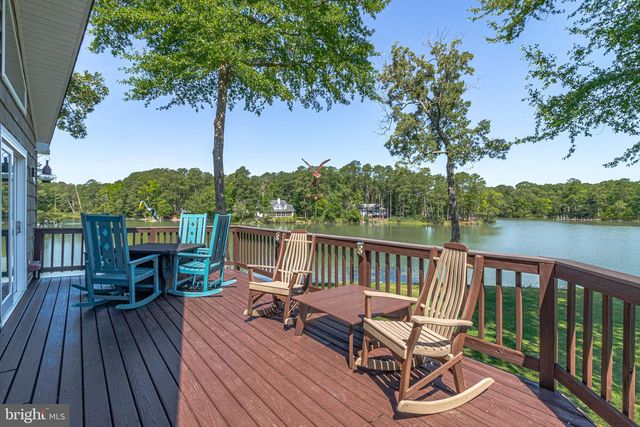 277 EMERALD COVE RD, Reedville, VA 22539