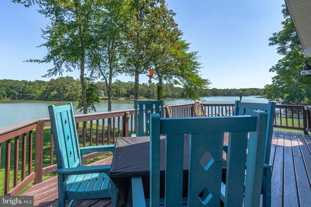 277 EMERALD COVE RD, Reedville, VA 22539