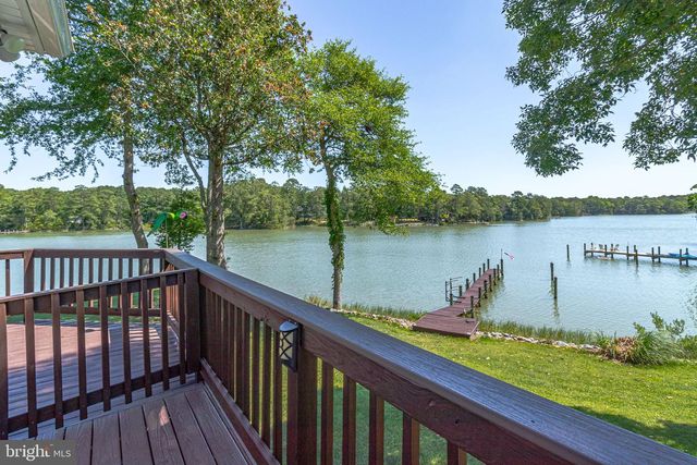 277 EMERALD COVE RD, Reedville, VA 22539