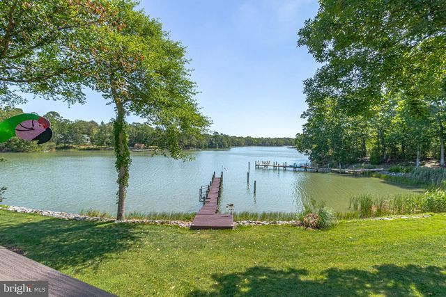 277 EMERALD COVE RD, Reedville, VA 22539