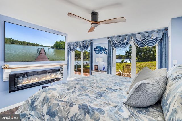 277 EMERALD COVE RD, Reedville, VA 22539