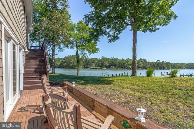 277 EMERALD COVE RD, Reedville, VA 22539