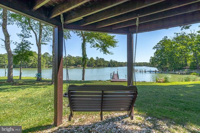 277 EMERALD COVE RD, Reedville, VA 22539