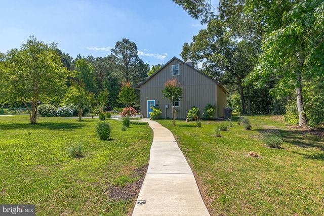 277 EMERALD COVE RD, Reedville, VA 22539