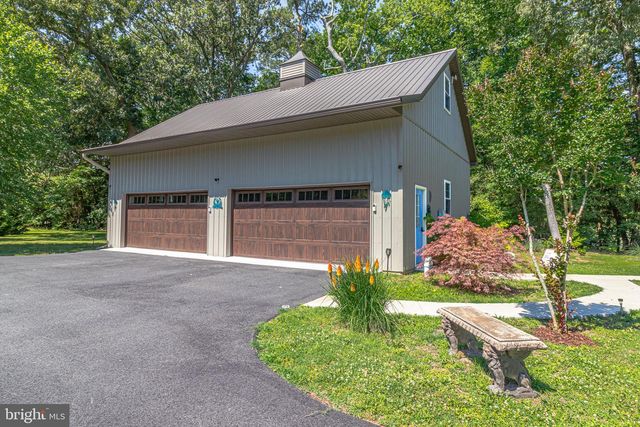 277 EMERALD COVE RD, Reedville, VA 22539