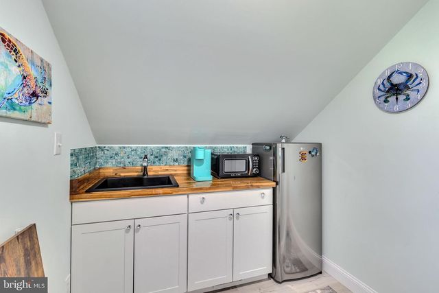 277 EMERALD COVE RD, Reedville, VA 22539