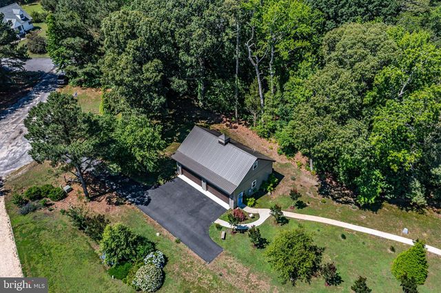 277 EMERALD COVE RD, Reedville, VA 22539