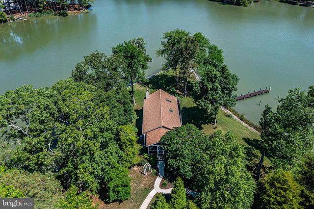 277 EMERALD COVE RD, Reedville, VA 22539